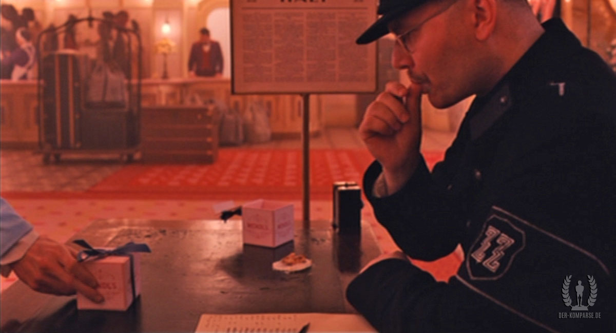 Wes Anderson als Handmodel